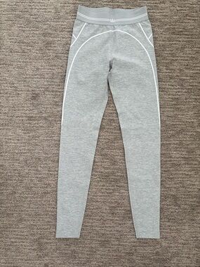 ALO Yoga Light Gray Seam-Detail Leggings